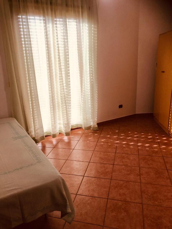 Appartamento In centro Tortolì Esterno foto